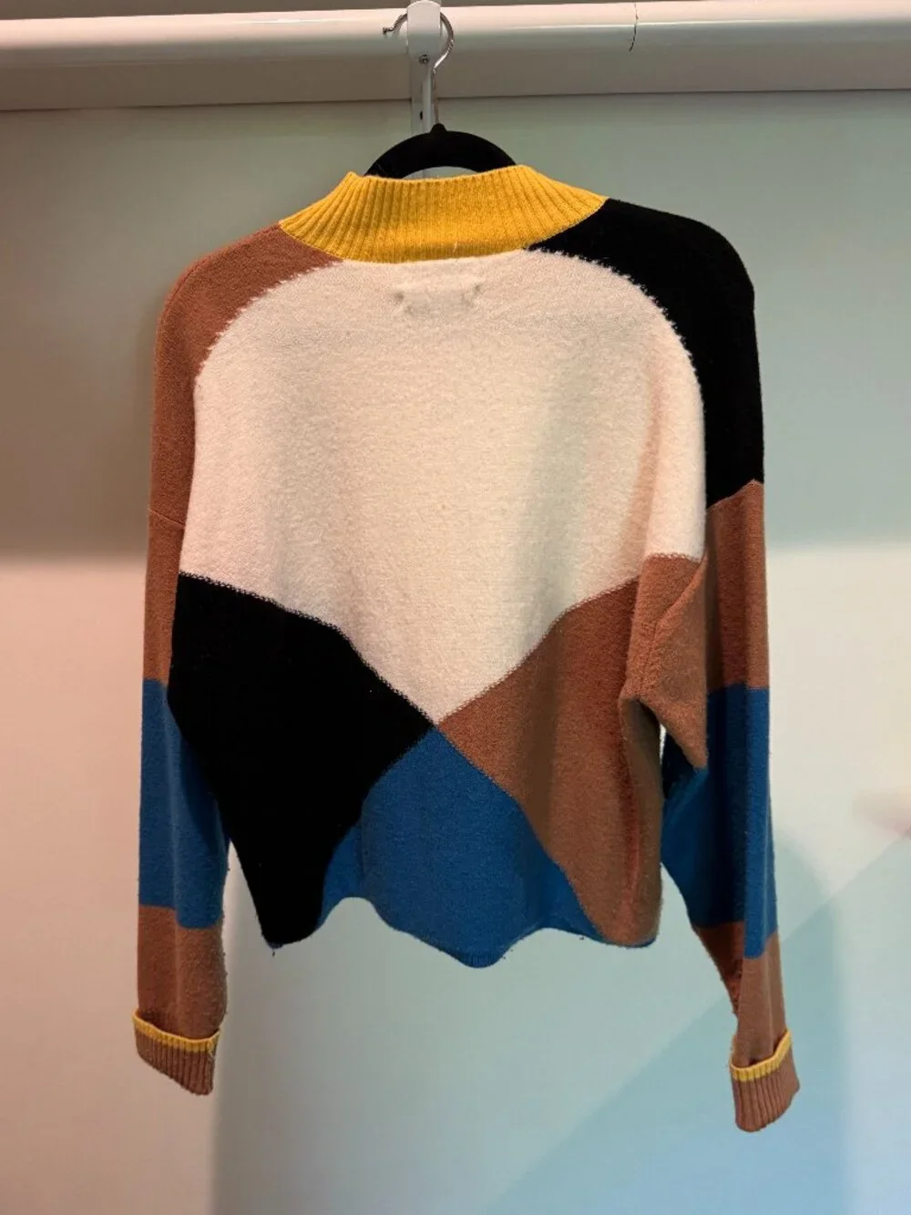 Essentiel Antwerp Colorblock Mock Neck Sweater - Picture 4 of 5